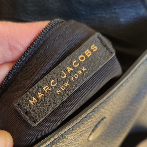 Marc Jacobs Black Crossbody Hobo Bag - Picture 5 of 12